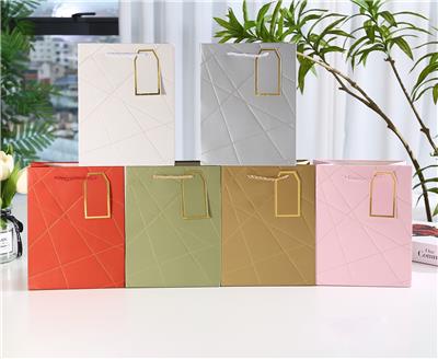 中号压纹+烫金礼品袋 - OBL10323363