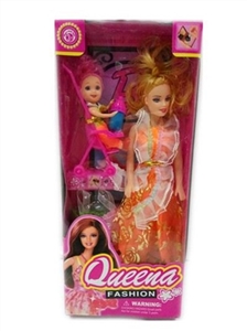 11.5 empty handed beautiful girl with conventional fitting clothes - OBL660764