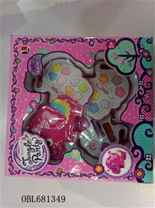 The three layers of elephant cosmetics - OBL681349