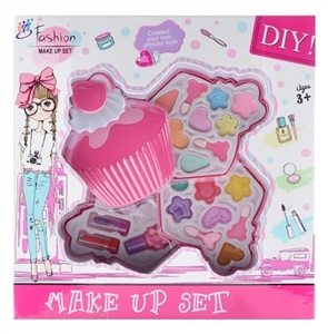 Cake layer four children cosmetics - OBL689894