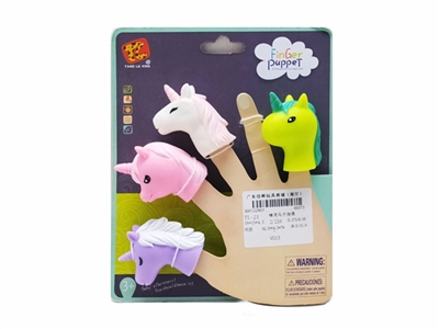 The elves horse fingers accidentally - OBL752465