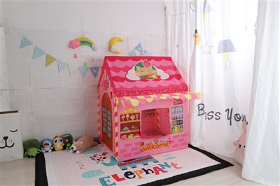 Small supermarket - OBL760398