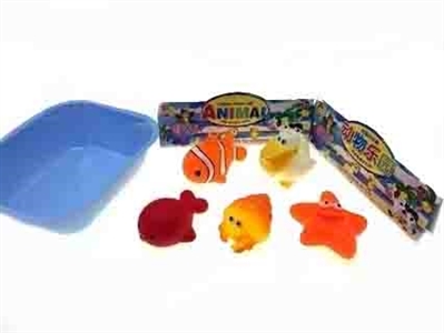 Lining plastic shower animals with the tub - OBL760846
