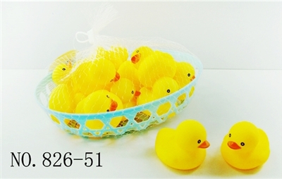 Squeezing the rhubarb duck 14 basket - OBL768245