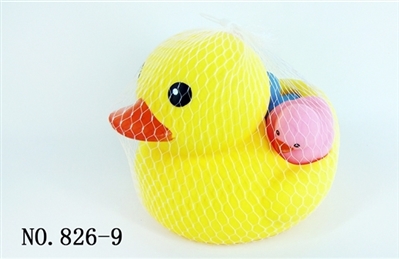 A three color suits yellow duck - OBL768279