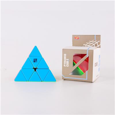 DRAGON PYRAMID - BLACK AND WHITE - OBL856845