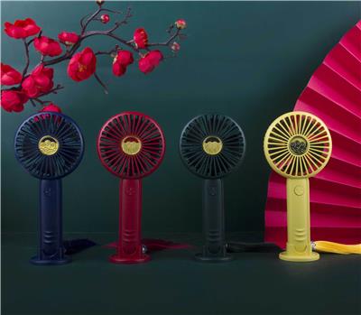 THE NATIONAL TIDE IS BLOWING UP WITH A HAND-HELD FAN - OBL882329