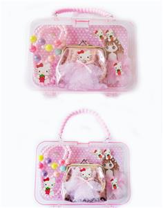 大手提盒饰品（项链+手链+发夹+耳钉+钱包）HELLOKITTY - OBL922291