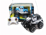 OBL720231 - Off-road pickups a police car
