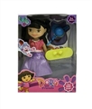 OBL725382 - 6 "empty handed DORA wearing a helmet with a skateboard