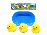 OBL764727 - 7 cm yellow duck three assembly the tub