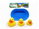 OBL764738 - Medium flat nose duck with tub (6 cm / 5 cm / 4 cm)